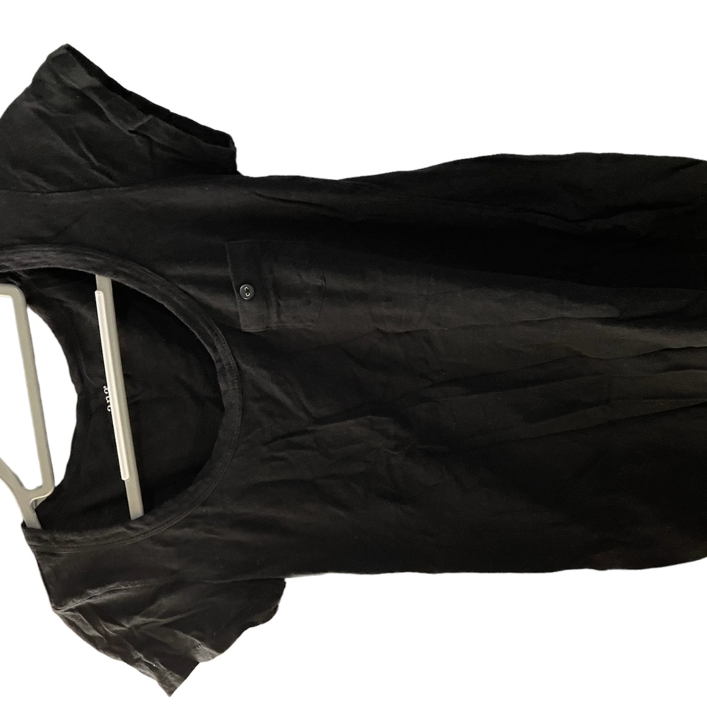 A.n.a. Size medium black short sleeve shirt.